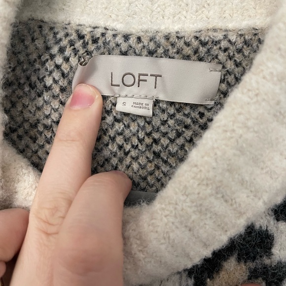 Loft Mock Neck Leopard Sweater - Picture 5 of 7